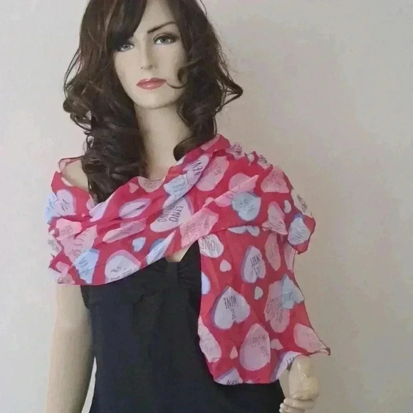 SCARF VALENTINES DAY HEARTS TREATS - Picture 3 of 3